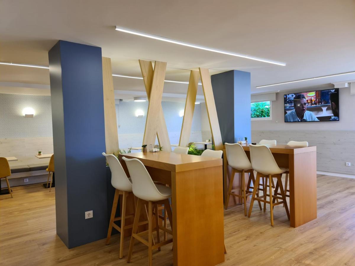 Pension Residencia Cecilia Aios Exterior photo