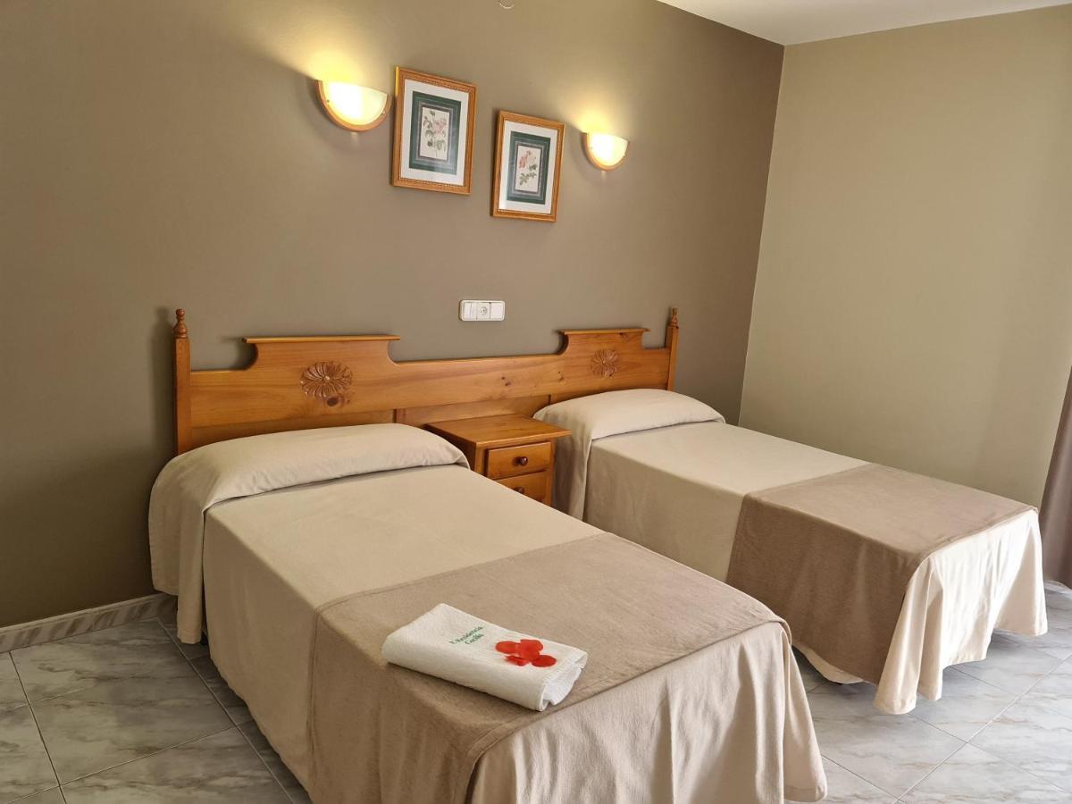 Pension Residencia Cecilia Aios Exterior photo