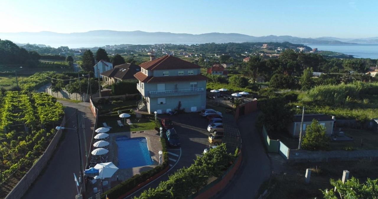 Pension Residencia Cecilia Aios Exterior photo