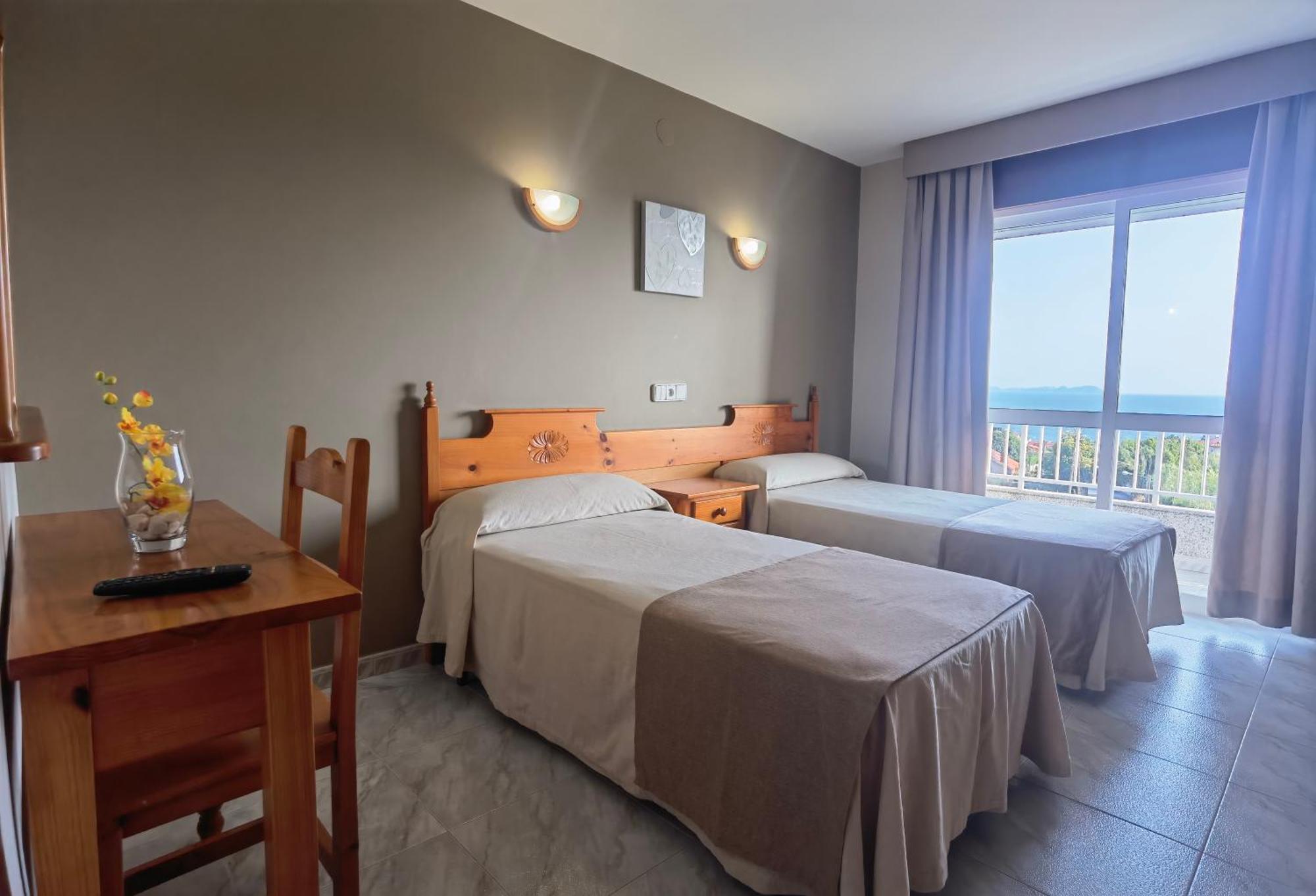 Pension Residencia Cecilia Aios Exterior photo