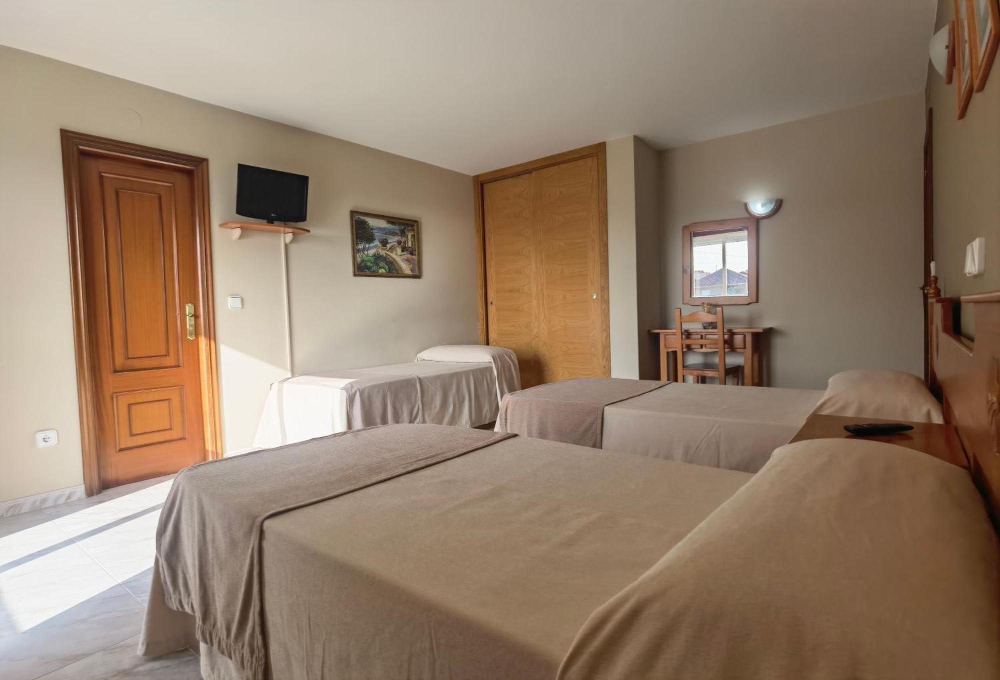 Pension Residencia Cecilia Aios Exterior photo