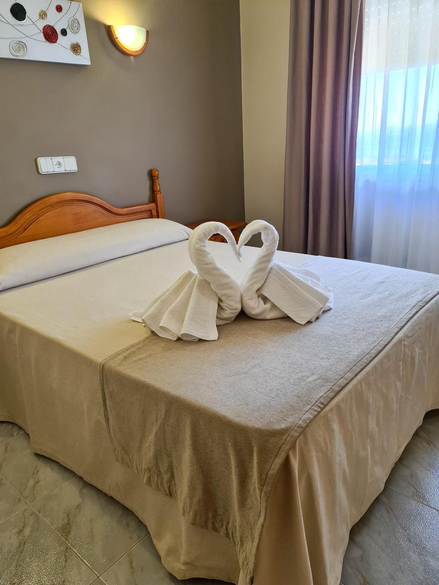 Pension Residencia Cecilia Aios Exterior photo