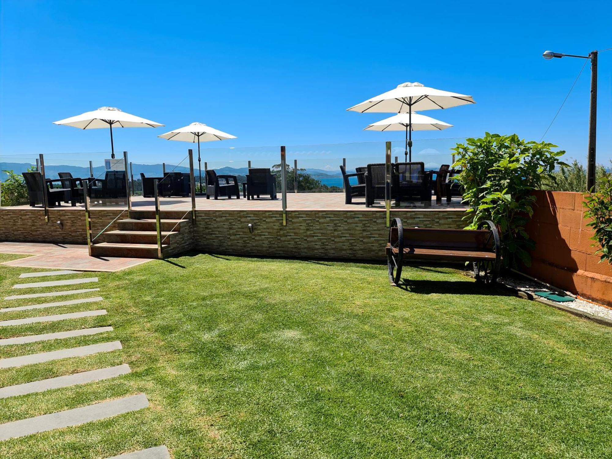 Pension Residencia Cecilia Aios Exterior photo